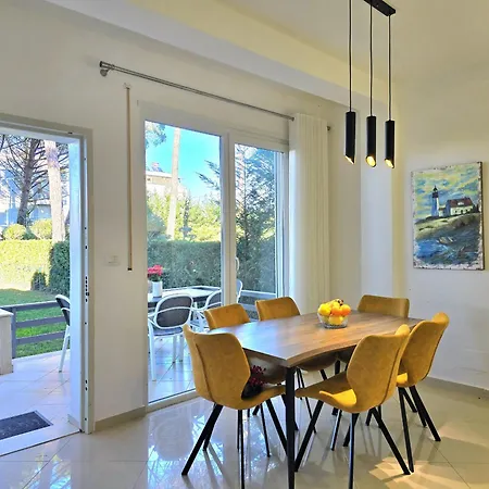 Lura 3 Homes 255 *