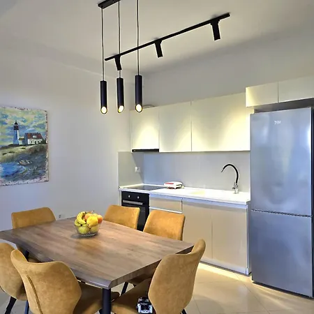 Lura 3 Homes 255 *