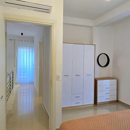 Lura 3 Homes 255 *